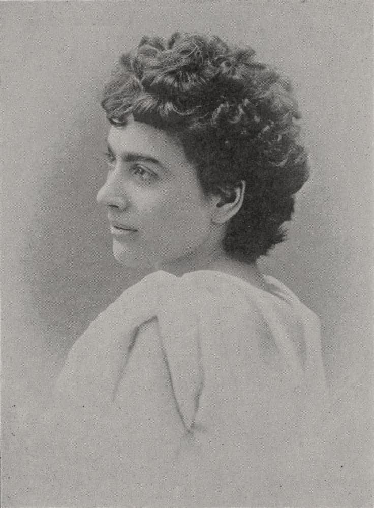 Lizzie Maggie
