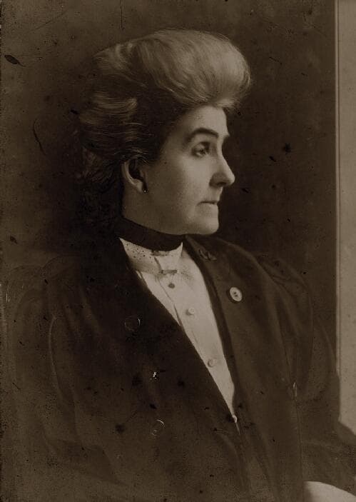 Phoebe Couzins