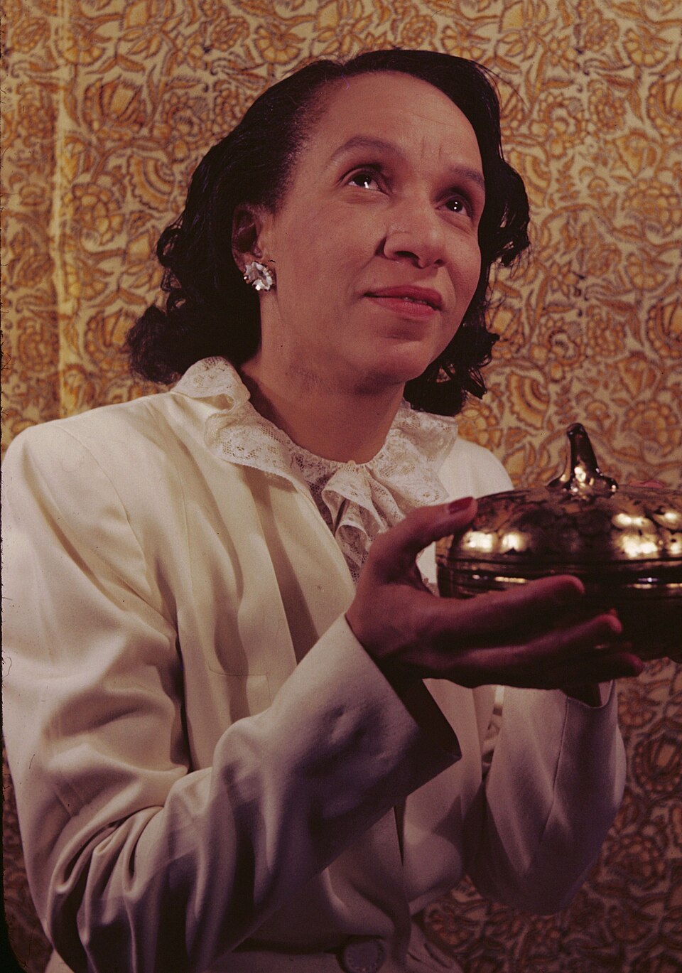 Shirley Graham Du Bois 1 (cropped)