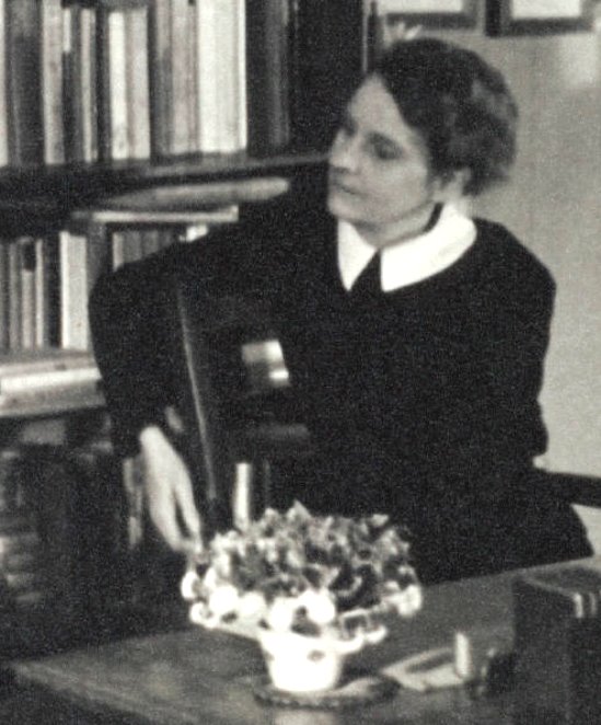 Sylvia Beach at Shakespeare & Co Paris 1920