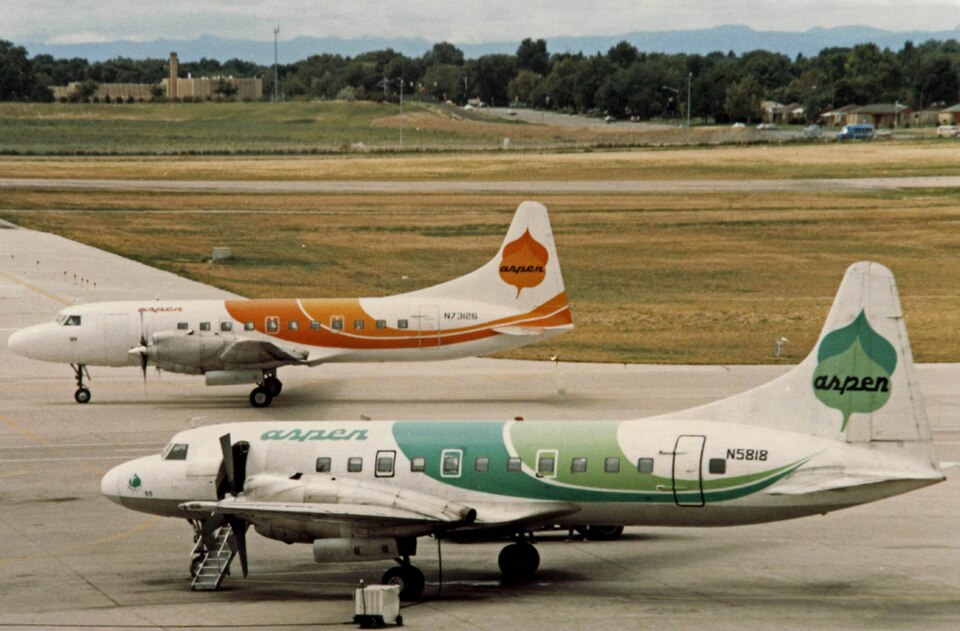 Convair 580 N5818 Aspen Aws DEN Stapleton 20.07.86 edited-3