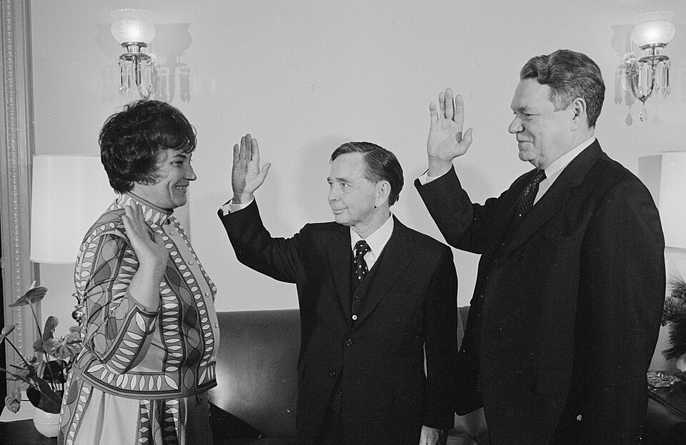Bella Abzug 1971 (NO HAT)