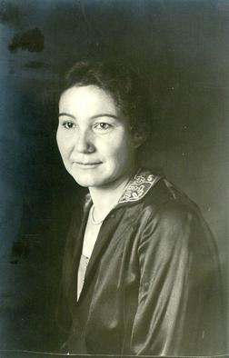 Lucy Tayiah Eads