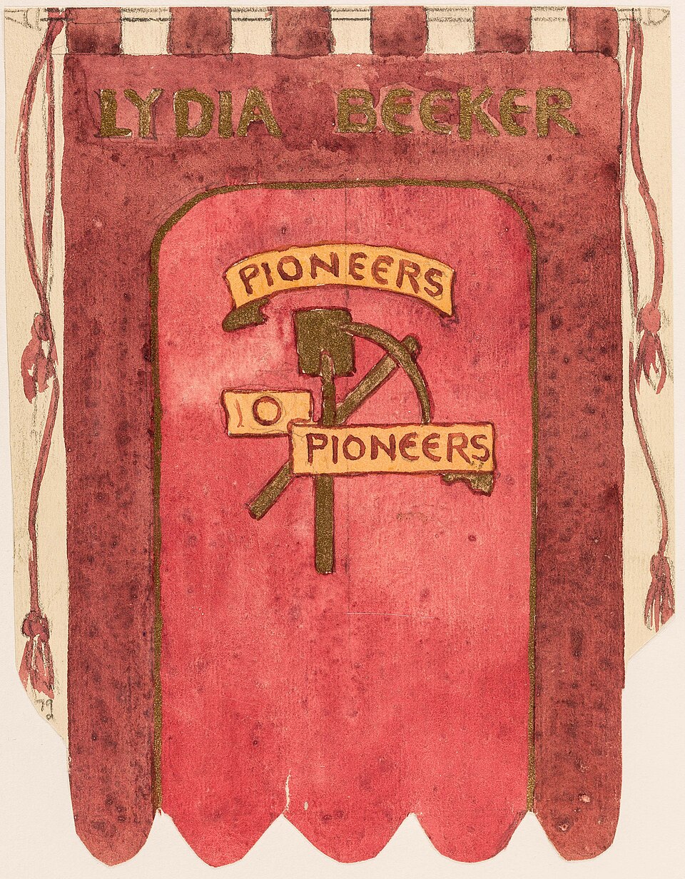 Mary Lowndes Album 0262 (39253733774)