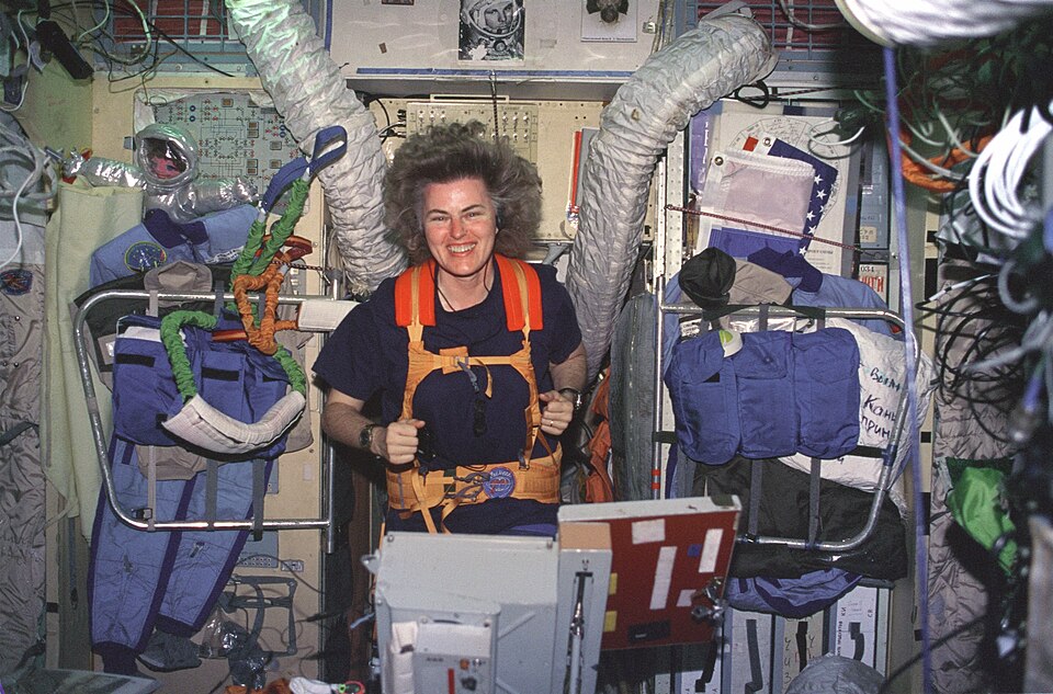 Lucid on Treadmill in Russian Mir Space Station - GPN-2000-001034