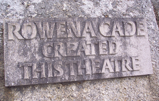 Plaque to Rowena Cade - geograph.org.uk - 297855