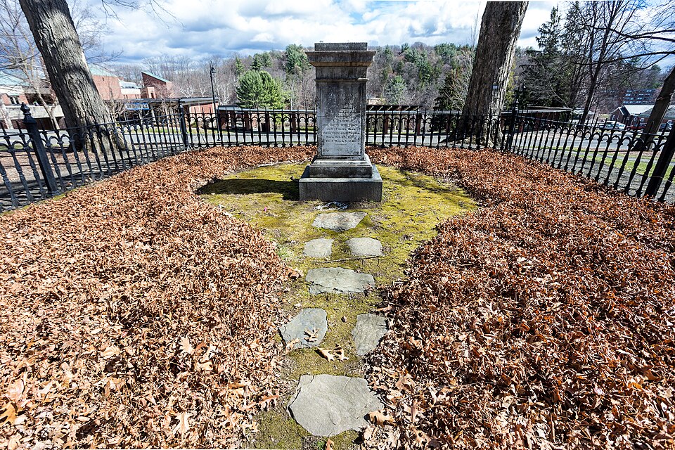 Mary Lyon's Grave, Mount Holyoke Campus