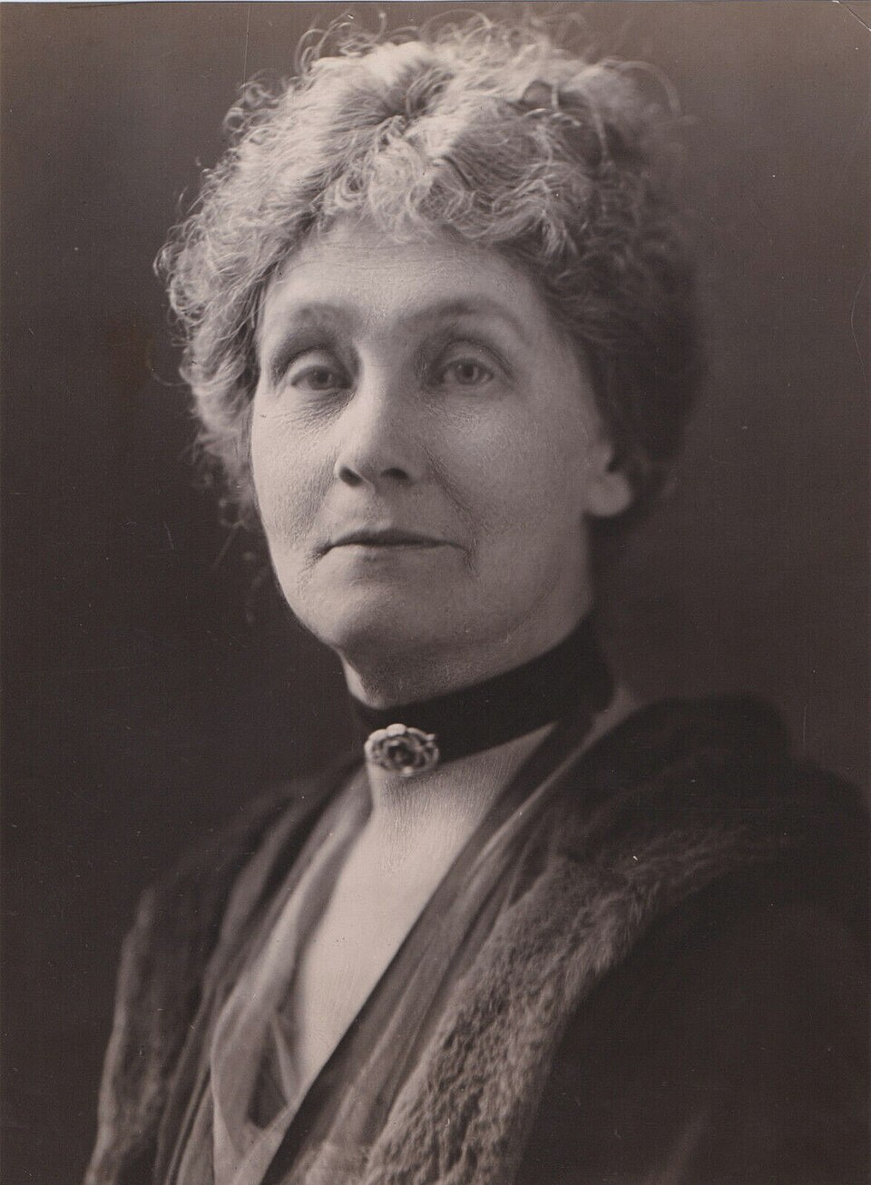 Emmeline Pankhurst (1920 press photo)