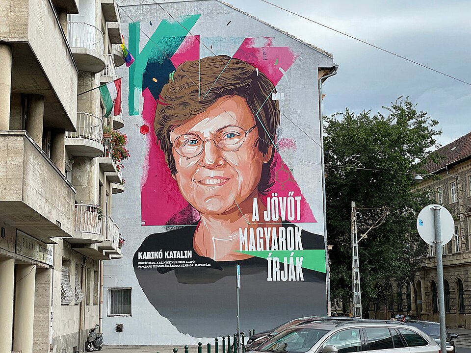 Karikó Katalin falfestmény Budapesten a Krisztina körúton 2021