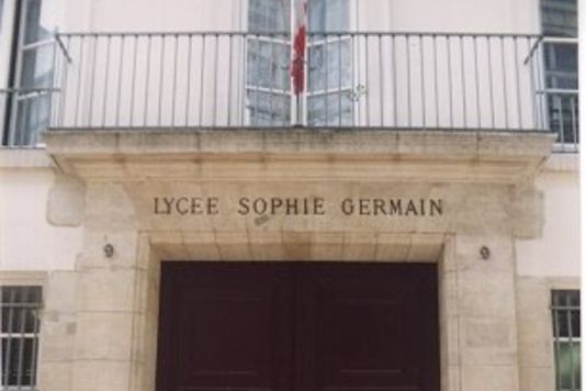 1427553 7 130e l-entree-du-lycee-sophie-germain-a-paris